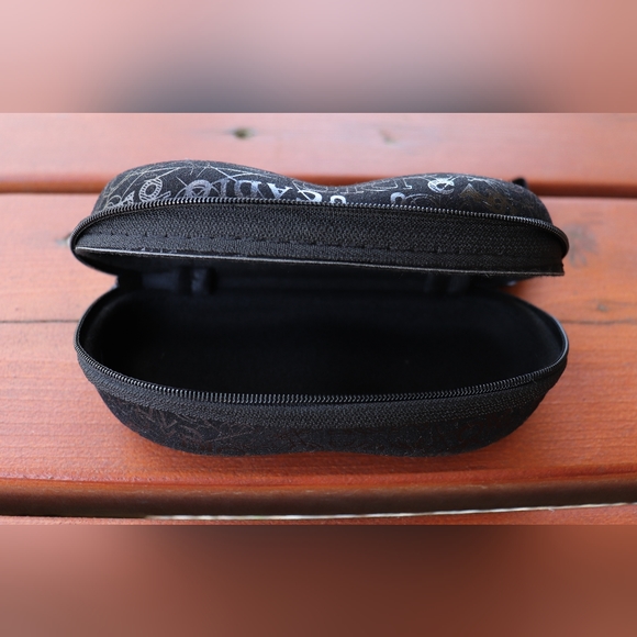 Shein Sunglasses Set of Three with Case included - Picture 13 of 13